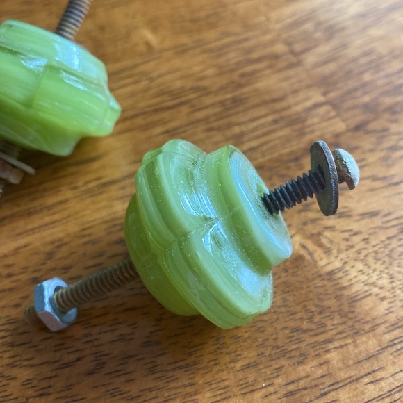 Hardware for drawers or cabinets. Vintage inspired. Light green. Six pieces. - Picture 3 of 6